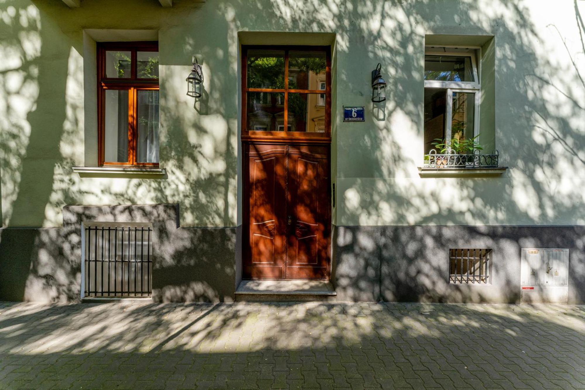 Two-Bedroom Deluxe Apartment
